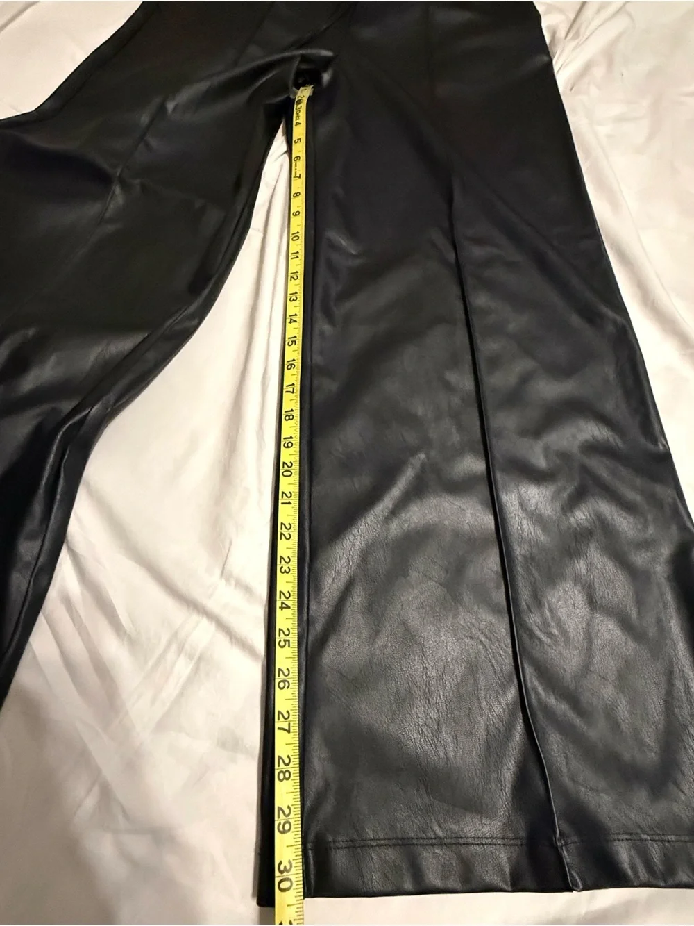 WHO WHAT WEAR Women’s faux leather wide-leg pants, size M, Black. NWT